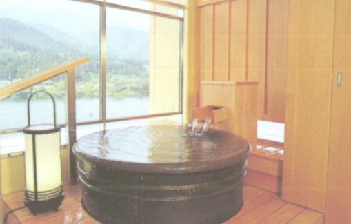 新潟県咲花温泉 翠玉の湯 佐取館 特室露天風呂