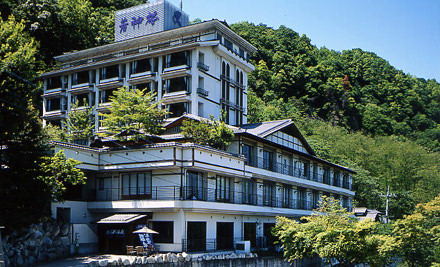 須玉温泉 若神楼 外観